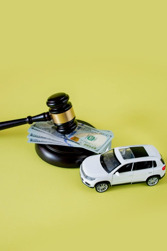 The judge rules on a car confiscation dispute involving vehicles held on bail. Concept covers legal services, civil court trials, accident cases, and insurance claims.